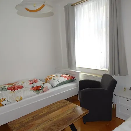 Exklusive Fuer 5 Personen Ca 100 M Im Eg Διαμέρισμα *